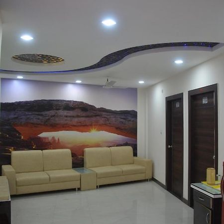 Hotel Krishna Galaxy Kanpur Exterior foto