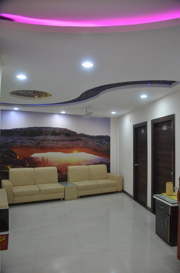 Hotel Krishna Galaxy Kanpur Exterior foto