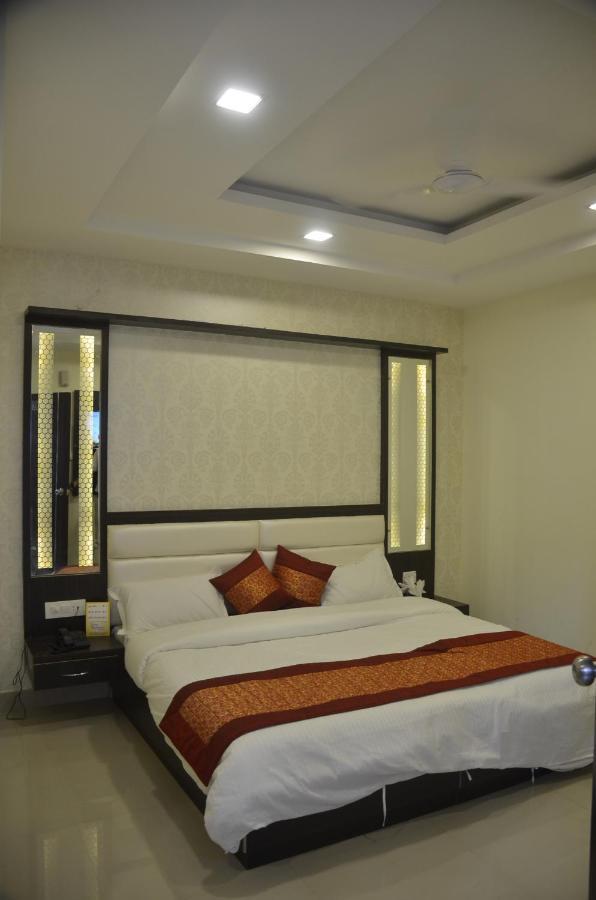 Hotel Krishna Galaxy Kanpur Exterior foto