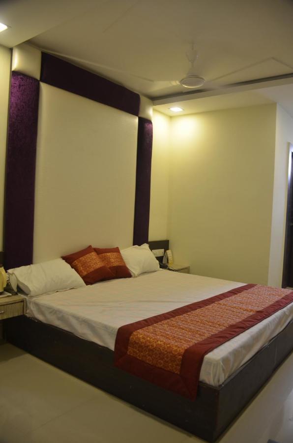 Hotel Krishna Galaxy Kanpur Exterior foto